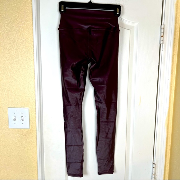 Alo Yoga Shiny Burgandy Leggings Size XS - Picture 2 of 8